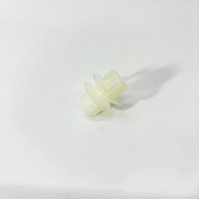 Клипса решетки радиатора FOTON 1039 1049 1069 (1B18053100041)