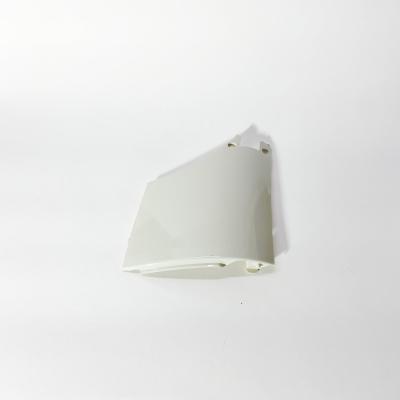 Накладка декоративная угловая кабины левая FOTON 1051 1061 (белый) (1B20053100227)