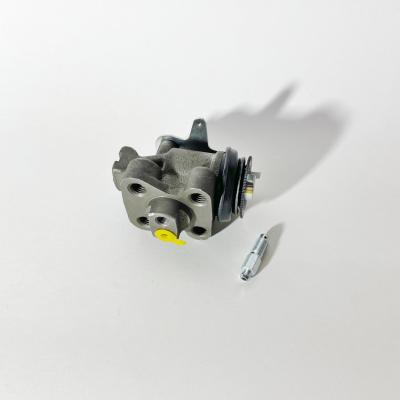 Цилиндр тормозной переднего колеса передний левый ISUZU NQR71 NQR75 NPR75 (с прокачкой) (BOSKET)
