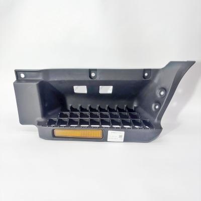 Подножка кабины левая ISUZU NPR75 NQR90 NLR85 NMR85 (пластик) (BOSKET) (8980227753)