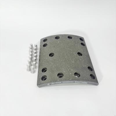 Накладка тормозной колодки задней с заклепками (14 отверстий) HOWO A7 (LEO500008A, WG9231342068)