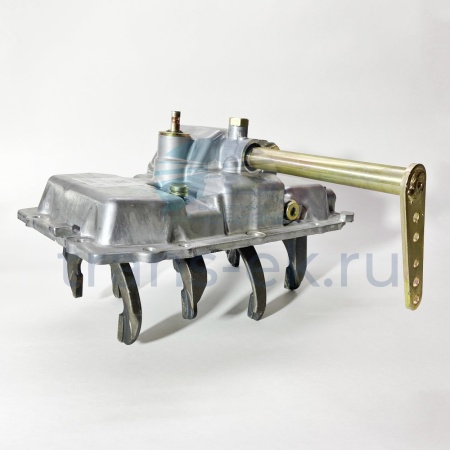 Крышка КПП в сборе с вилками FOTON 1069 (646-6000A2)