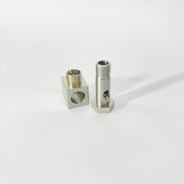 Штуцер соединительный маслопровода в сборе FOTON 1126 1186 (M4340060100A0)