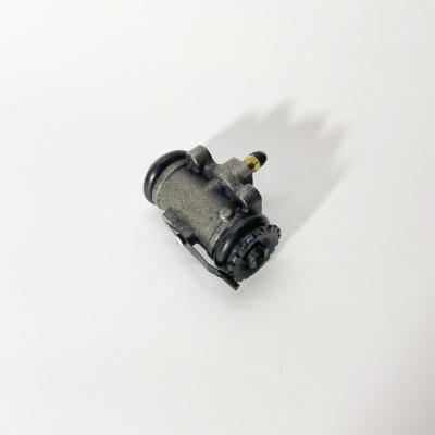 Цилиндр тормозной заднего колеса передний правый FOTON 1049С (с прокачкой) (BJ1029FA)