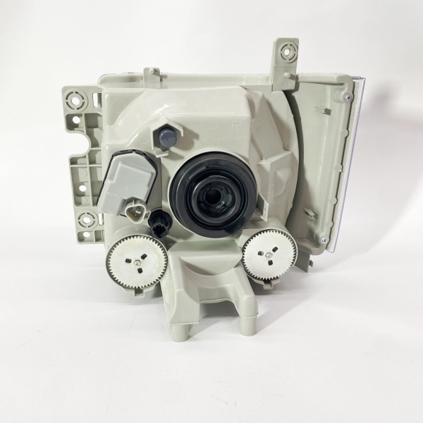 Фара передняя правая ISUZU NPR75 NLR85 NMR85 700P (с корректором) (BOSKET) (8980984812)