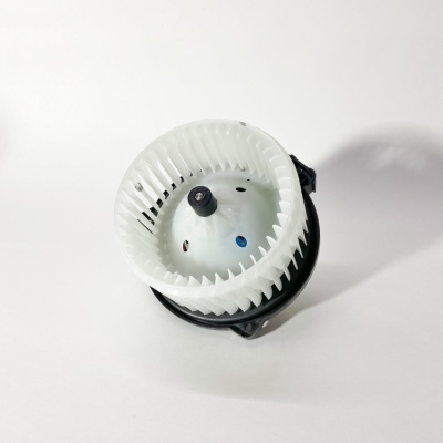 Мотор отопителя ISUZU NPR75 NLR85 NMR85 NQR90 JAC N120 (с крыльчаткой) (BOSKET)