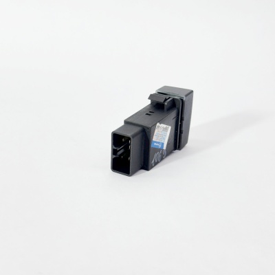 Выключатель (клавиша) противотуманных фар FOTON 1041 1049А 1051 1061 1069 1089 (1B18037300027)