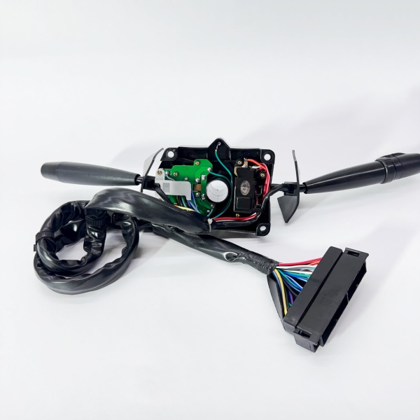 Переключатель подрулевой FOTON 1031 1039 1041 1049А 1049С 1069 (1B18037300011)