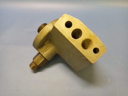 Кронштейн масляного фильтра (головка) ТАТА 613 Е3 (252518130138)