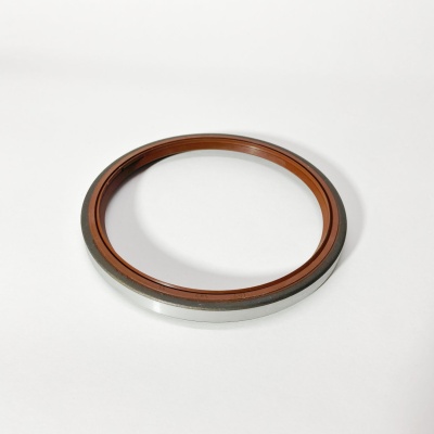 Сальник ступицы задней внутренний FOTON 1061 1069 1093 1099 HINO 300 Ш/К 500 (127х147х11) (SE0016)