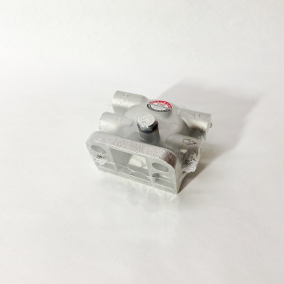 Кронштейн топливного фильтра грубой очистки FOTON 1041 1049А 1069 1093 1099 (голый) (T64102003)