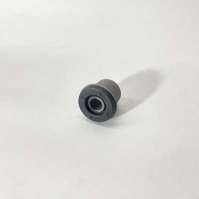 Сайлентблок рессоры передней (задний) ISUZU NQR71 NQR75 NQR90 NPR75 (половинка) (16х40х43) (BOSKET)