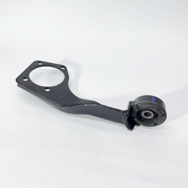 Кронштейн редуктора переднего моста левый FOTON Tunland Sauvana (FT1021-2304000)