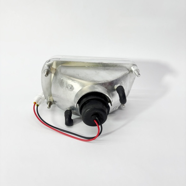 Фара противотуманная правая BAW 1044 Е2 1065 Е2 (дорестайл) (24V) (BP17803710009)