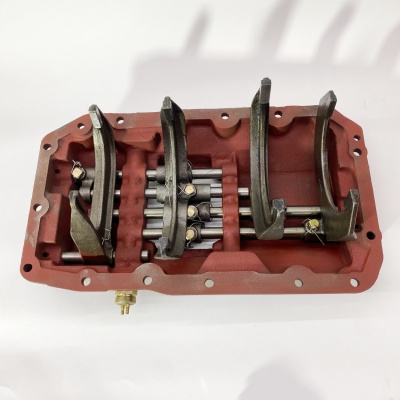 Крышка КПП в сборе с вилками FOTON 1093 (КПП 1109317143002) (1109317143002-DG)