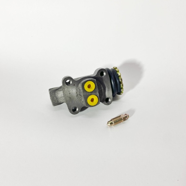 Цилиндр тормозной переднего колеса передний правый FAW 1041 (с прокачкой) (3501310-B1)