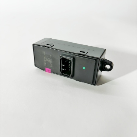 Блок выключателей стеклоподъемника правый DONGFENG C120N/L (3750740-G01202B)