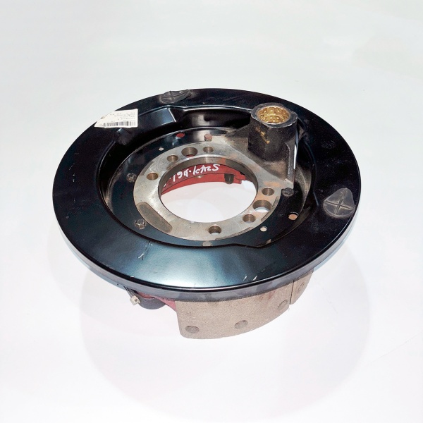 Щит тормозной заднего колеса правый FOTON 1061 1069 1093 1099 (с колодками) (3502200-HF16030FT)