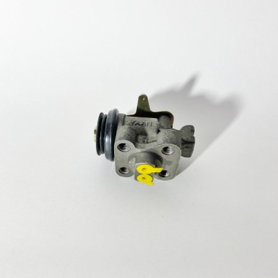 Цилиндр тормозной переднего колеса задний правый ISUZU NQR71 NQR75 NPR75 (без прокачки) (BOSKET)