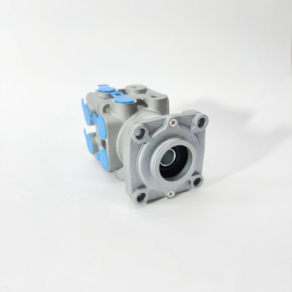 Кран тормозной главный (ножного тормоза) ТАТА 613 Е3 (264143700147)