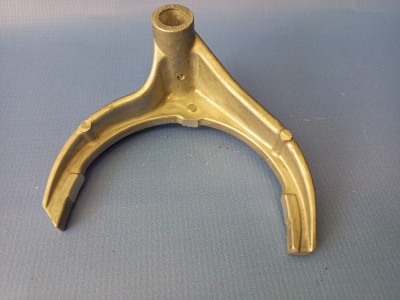 Вилка переключения 1/2 передачи FOTON 1039 Aumark 1049С (N-1702231-01A)