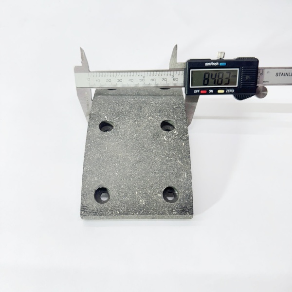 Накладка тормозная (шир.85мм, меж.отв.52мм)