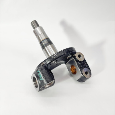 Кулак поворотный левый FOTON 1126 (SH3001015-CP1003)