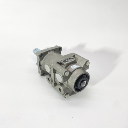 Кран тормозной главный (ножного тормоза) ТАТА 613 Е2 (264143700102)