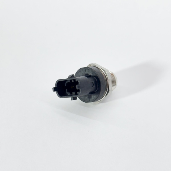 Датчик давления топлива (в рампе) FOTON 1088 S85 1108 S100 1129 1128 S120 (0281006327)