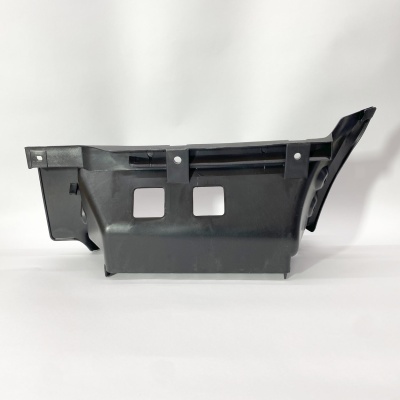 Подножка кабины правая ISUZU NPR75 NQR90 NLR85 NMR85 (пластик) (BOSKET) (8980227743)