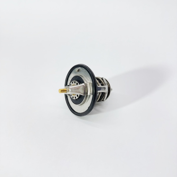 Термостат ISUZU NQR71 NQR75 NQR90 NPR75 (дв. 4HG1-T, 4HK1, 4HE1, 4HF1, 4HG1) (82C) (BOSKET)