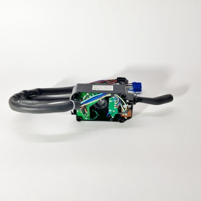 Переключатель подрулевой ISUZU NQR71 NQR75 Богдан Е2 Е3 (BOSKET) (8973835210, 8973835170)