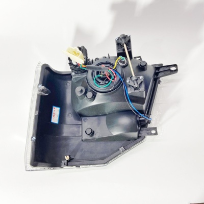 Фара передняя правая BAW 1044 Е3 33462 1065 33460 (12V) (рестайл) (015ВЕ-4121230)